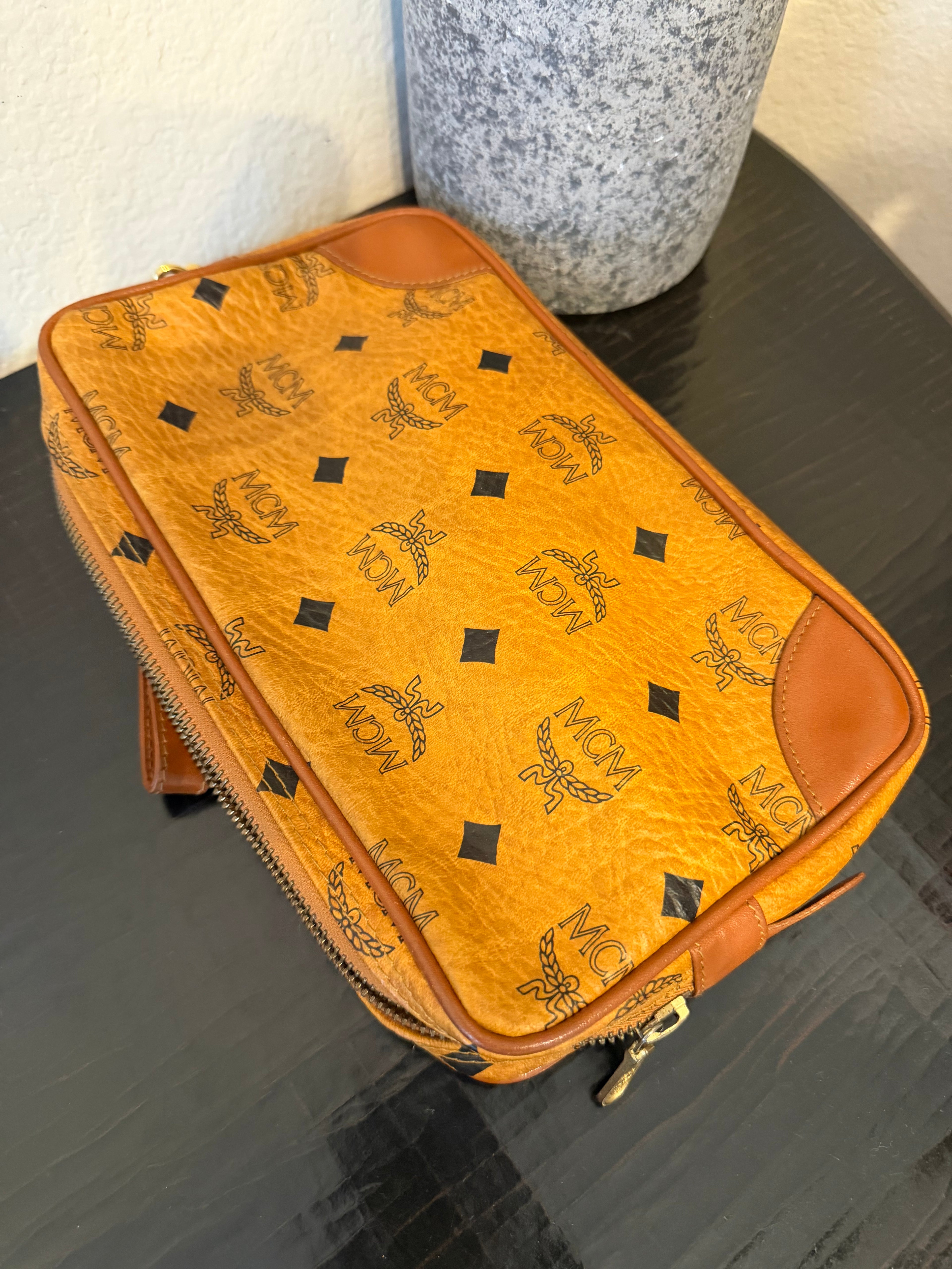 MCM Clutch wristlit with Dustbag